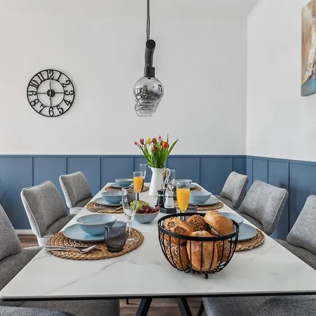 New! Luxurious With Parking Apartment Kiel