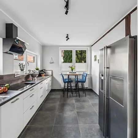 S4D Ferienwohnung Kiel Zentral, 2 Parkplaetze * キール