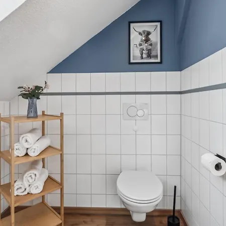 アパート S4D Ferienwohnung Kiel Zentral, 2 Parkplaetze キール