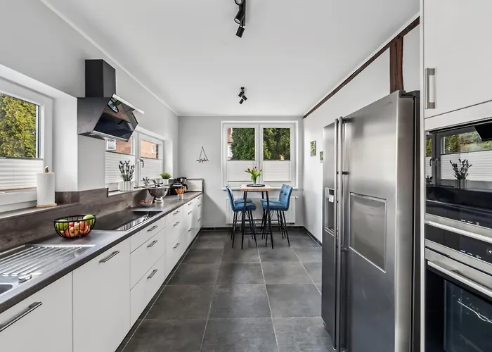 Luxury With Parking * קיל