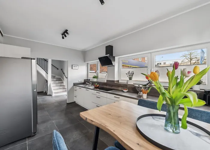 Luxury With Parking דירה